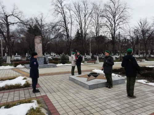 "Юные Жуковцы" "Армавирского индустриально-строительного техникума" несут Почетную Вахту Памяти